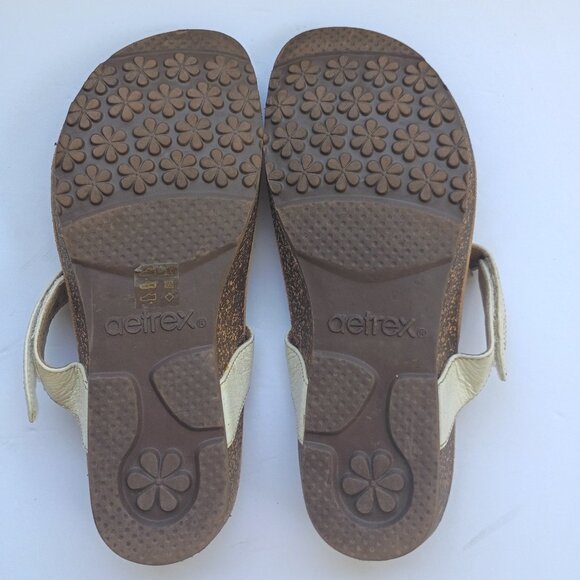 Aetrex Emily Rose Flower Leather Sandal Off-White Slip on Comfort Flip Flops 9 - Picture 2 of 5